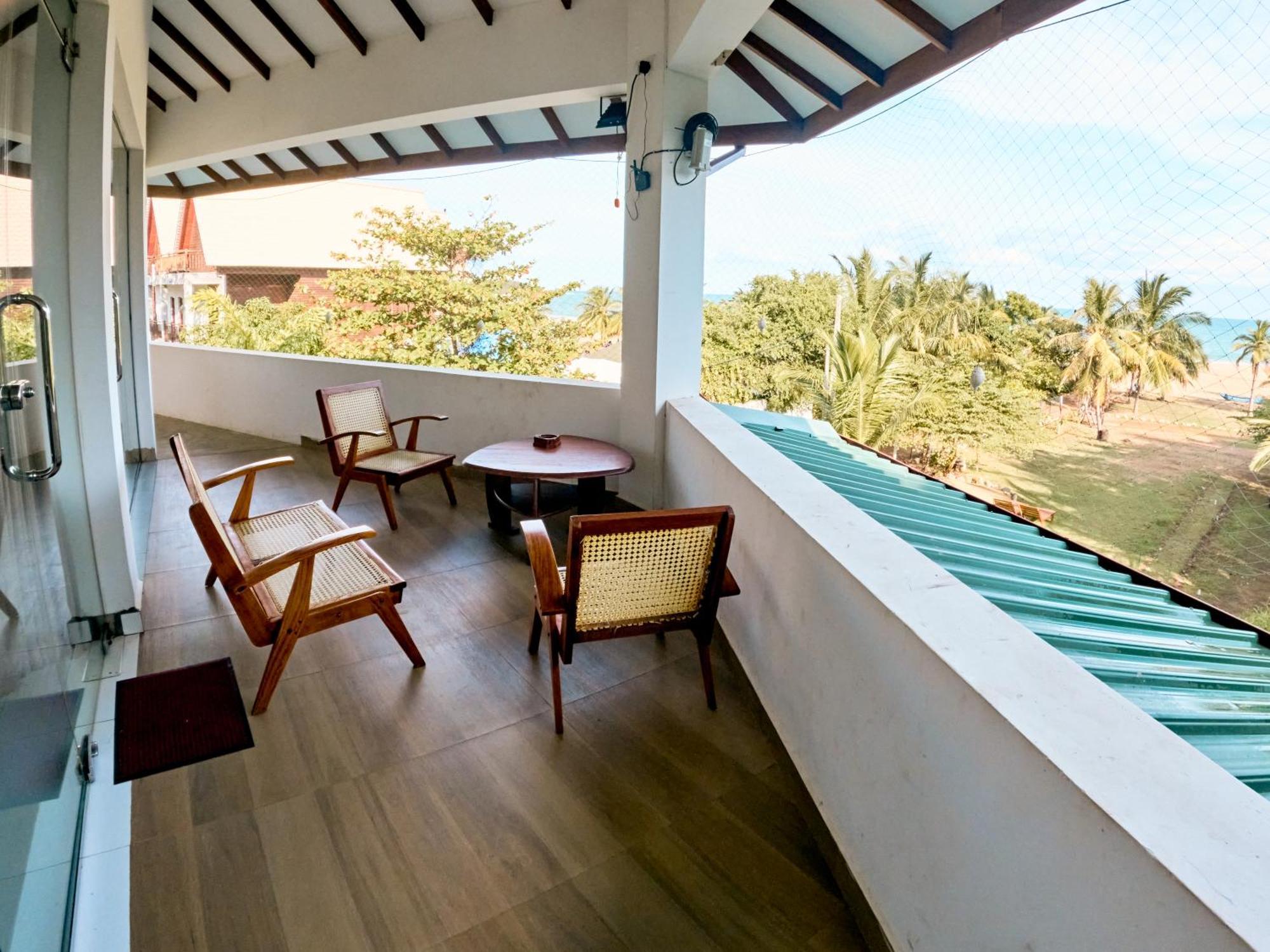 Baden Beach Hotel كالكوداه المظهر الخارجي الصورة